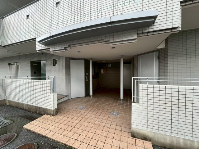 【エントランス】 | メゾンアベニール