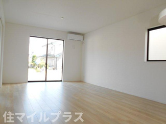 【居間・リビング】 | 二本松市竹田2丁目新築一戸建て5棟 | ゆったりとした居間です