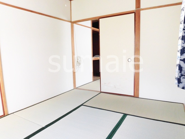 村上マンションの和室|落ち着く雰囲気の和室です！