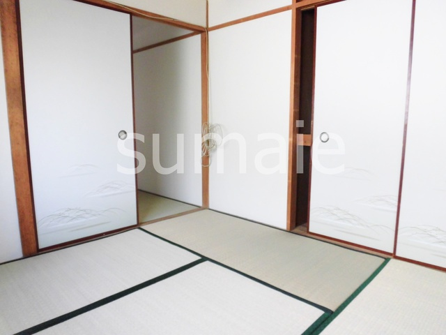 村上マンションの居間・リビング|和室です！