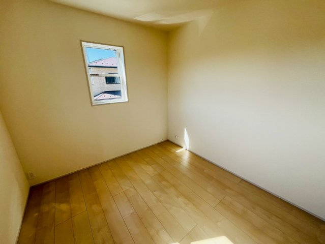 【Livele Garden】　下都賀郡野木町潤島　第２　全2邸の洋室|〇２号棟　洋室　5.2帖〇
お子様ひとりひとりにお部屋を持たせることができます♪
2026年3月撮影