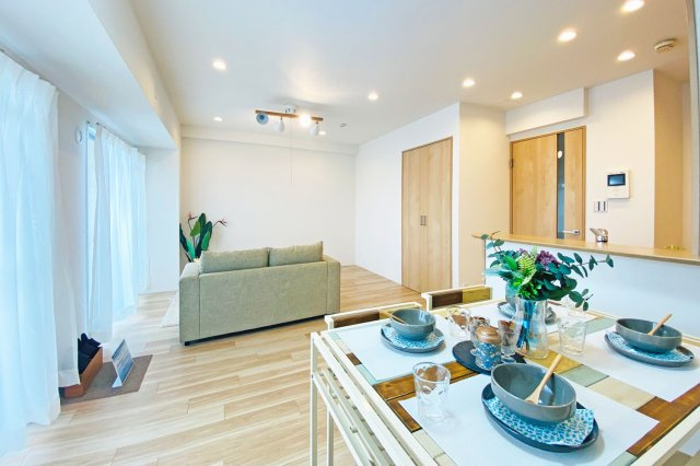 カサベラセントラルプラザ長田の居間・リビング|リビングダイニング