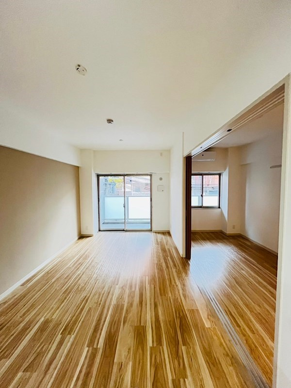 ORIENTAL FLATS KOBEの居間・リビング