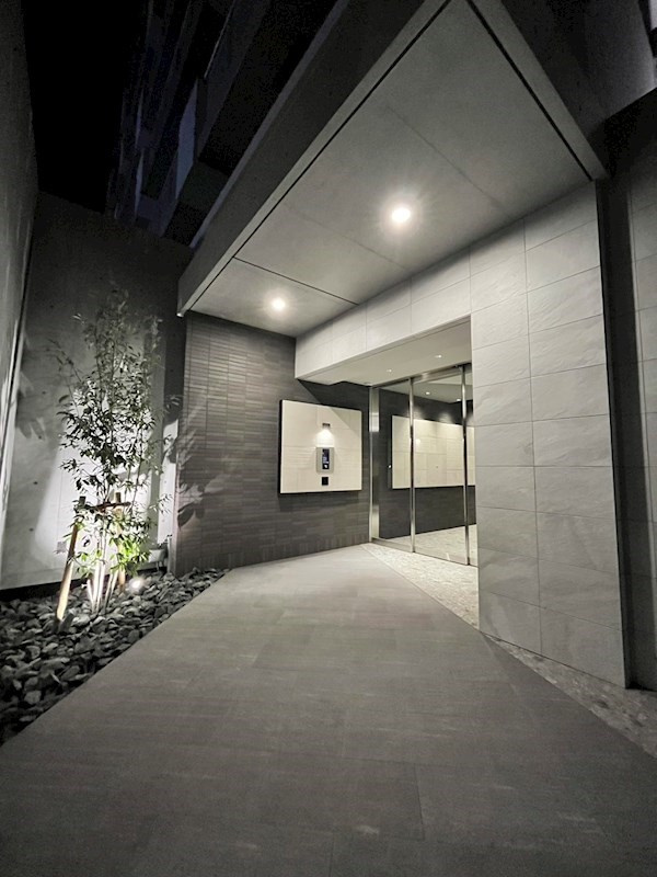 ORIENTAL FLATS KOBEのエントランス