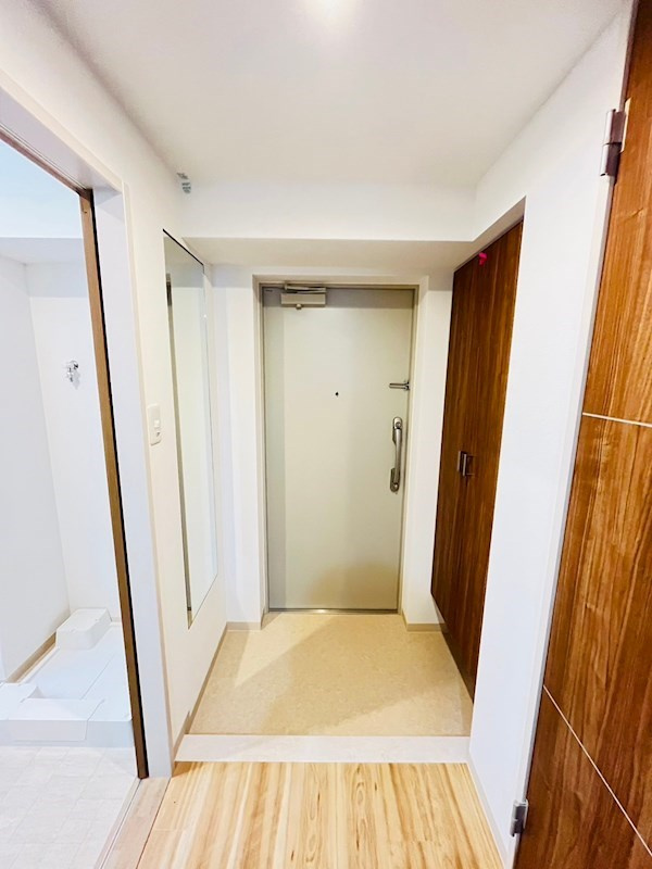 ORIENTAL FLATS KOBEの玄関