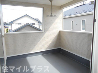 【バルコニー】 | 二本松市竹田2丁目新築一戸建て5棟 | 開放的で明るい空間を演出してくれるバルコニーです