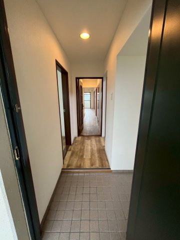 チャフル甲東の玄関