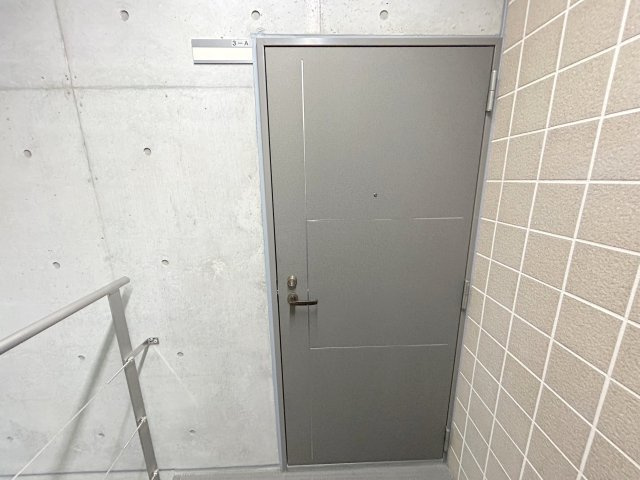 アレグレア桜の玄関