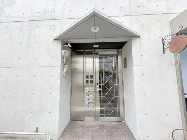 アレグレア桜のエントランス