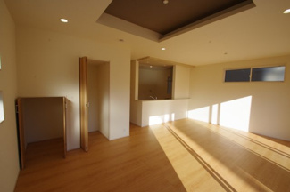 【居間・リビング】 | 【仲介手数料無料！！】府中市四谷4丁目　新築戸建て（全14棟）9号棟　4780万円