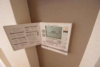 【冷暖房・空調設備】 | 【仲介手数料無料！！】府中市四谷4丁目　新築戸建て（全14棟）9号棟　4780万円 | 床暖房コントロールパネル