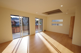 【居間・リビング】 | 【仲介手数料無料！！】府中市四谷4丁目　新築戸建て（全14棟）9号棟　4780万円