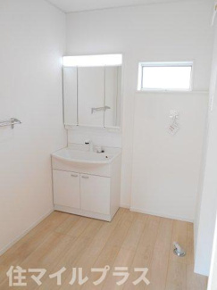 【独立洗面台】 | 二本松市竹田2丁目新築一戸建て5棟 | 朝の支度にも助かる、独立の洗髪洗面化粧台