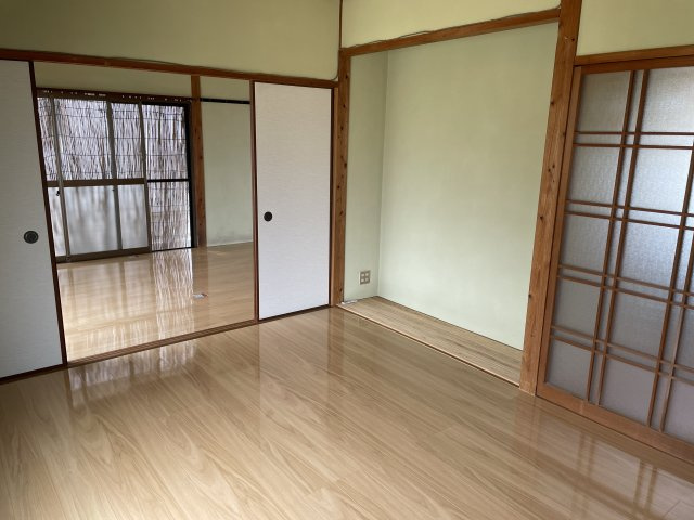 唐津市菜畑のアパートの居間・リビング