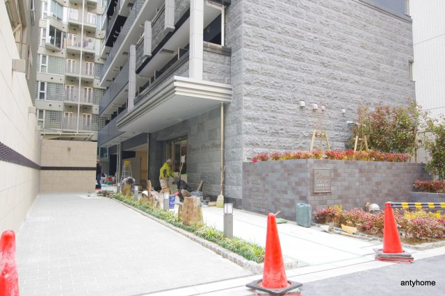 プレサンス大手前ピリオド　仲介手数料無料のエントランス