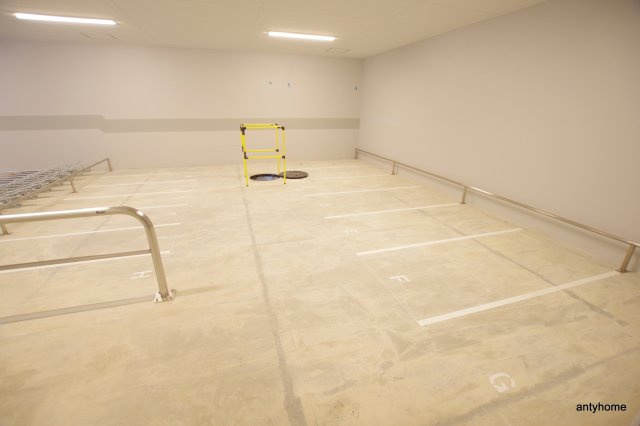 プレサンス大手前ピリオド　仲介手数料無料の駐車場