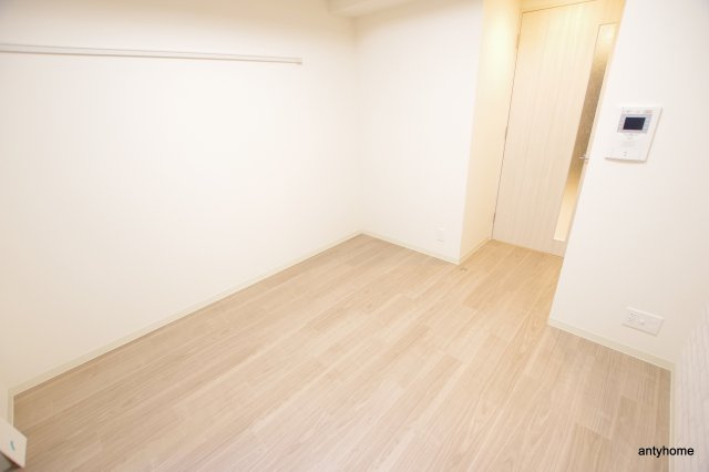 プレサンス大手前ピリオド　仲介手数料無料の居間・リビング