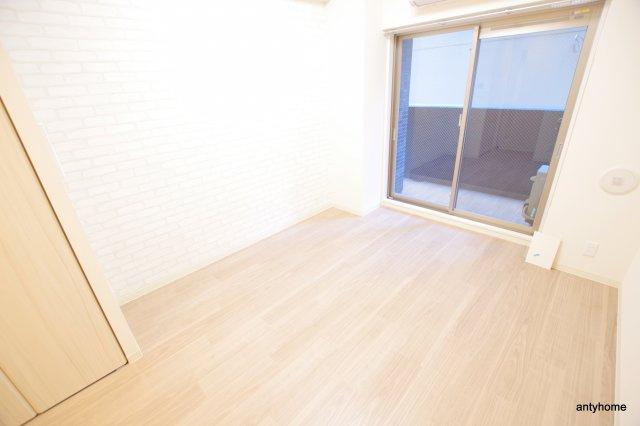 プレサンス大手前ピリオド　仲介手数料無料の居間・リビング