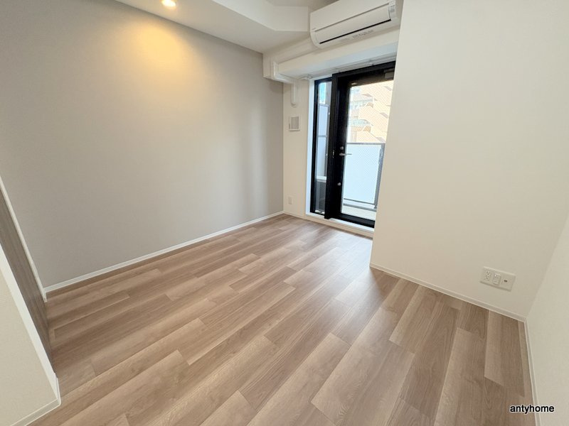 Metrosa谷町六丁目South　仲介手数料無料の居間・リビング