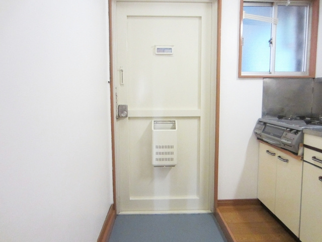 村上マンションの玄関|スッキリ使い易い玄関です。