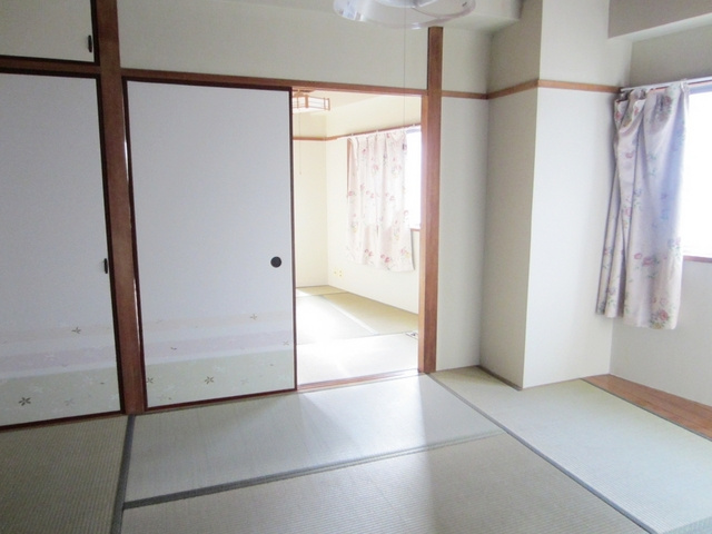 村上マンションの和室|綺麗な和室です。