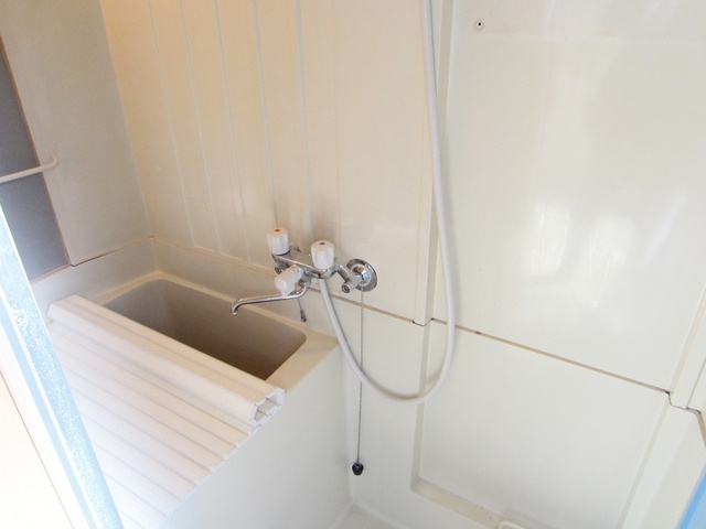 村上マンションの浴室|風呂トイレ別です。