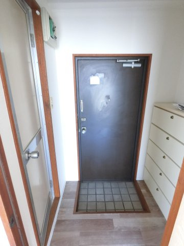 ピュアハウス大和田の玄関