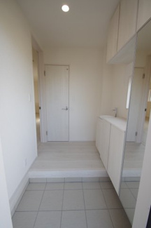 【玄関】 | 【仲介手数料無料！！】府中市四谷4丁目　新築戸建て（全14棟）12号棟　4730万円