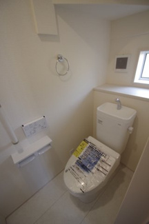 【トイレ】 | 【仲介手数料無料！！】府中市四谷4丁目　新築戸建て（全14棟）12号棟　4730万円 | 1階トイレ