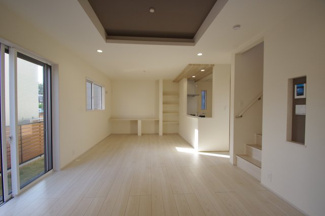 【居間・リビング】 | 【仲介手数料無料！！】府中市四谷4丁目　新築戸建て（全14棟）12号棟　4730万円