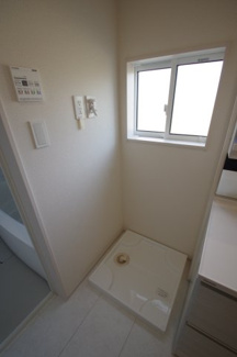 【ランドリースペース】 | 【仲介手数料無料！！】府中市四谷4丁目　新築戸建て（全14棟）12号棟　4730万円