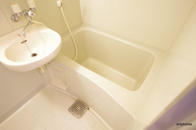 ノルデンハイム東三国3A棟　仲介手数料無料の浴室