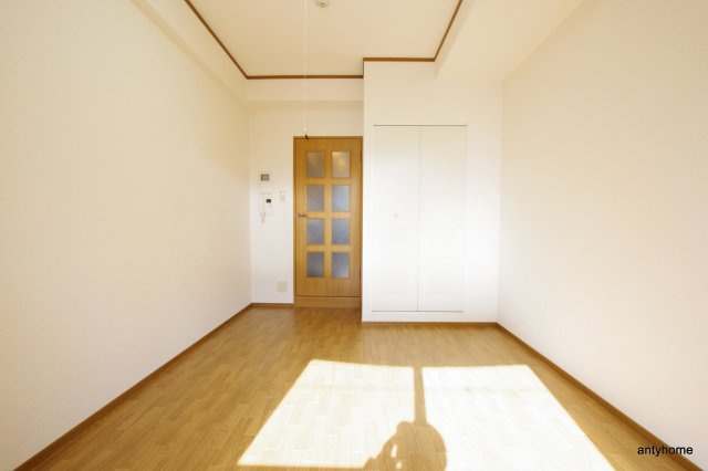 ノルデンハイム東三国3A棟　仲介手数料無料の居間・リビング