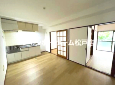 三郷市早稲田４丁目の賃貸マンション