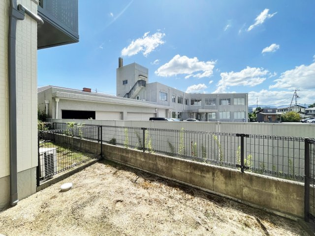 シャーメゾン　Ⅲ番館の庭