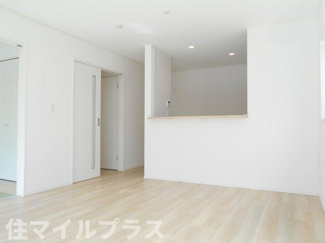 【居間・リビング】 | 二本松市竹田2丁目新築一戸建て5棟 | ゆったり過ごせるリビングです