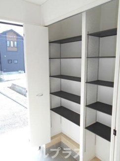 【玄関】 | 二本松市竹田2丁目新築一戸建て5棟 | 落ち着いた玄関です