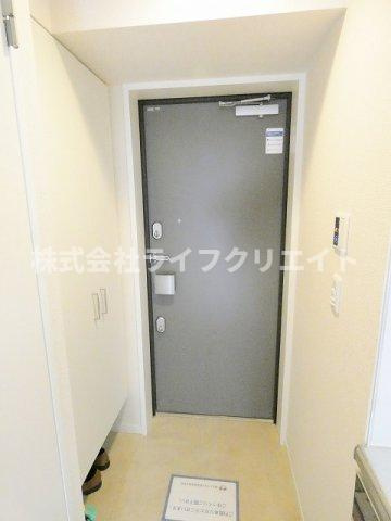 シャーメゾンステージ日野の玄関