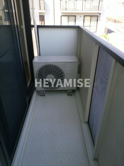 ロイヤルガーデン須田ノ木E棟のバルコニー