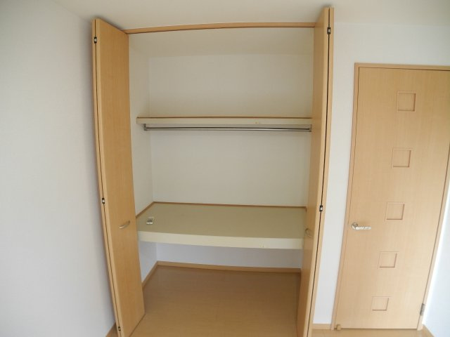 ロイヤルシティ富の原の収納|※室内画像は別号室のもの