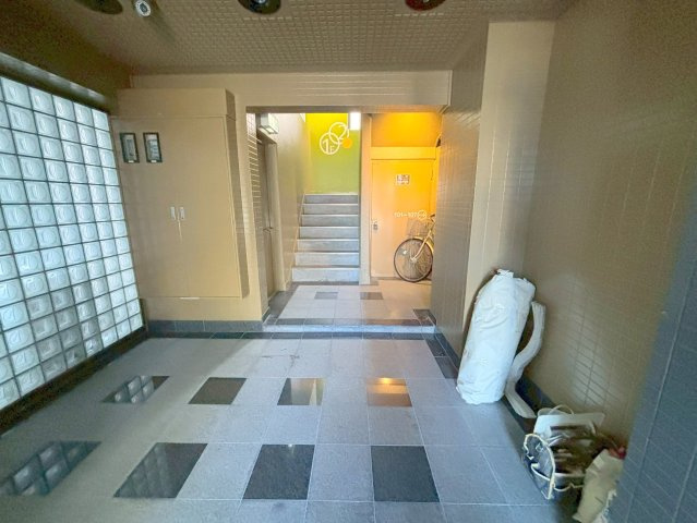 京和マンションのロビー