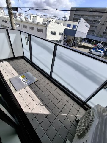 ホワイトガーデン西宮中島町のバルコニー