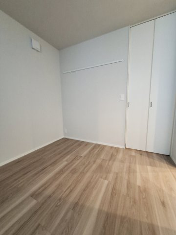 ホワイトガーデン西宮中島町の洋室