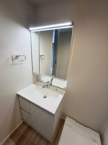 ホワイトガーデン西宮中島町の洗面所