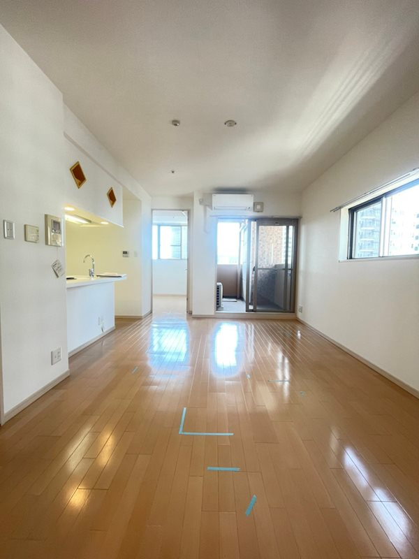 プレサンス三宮花時計前の居間・リビング