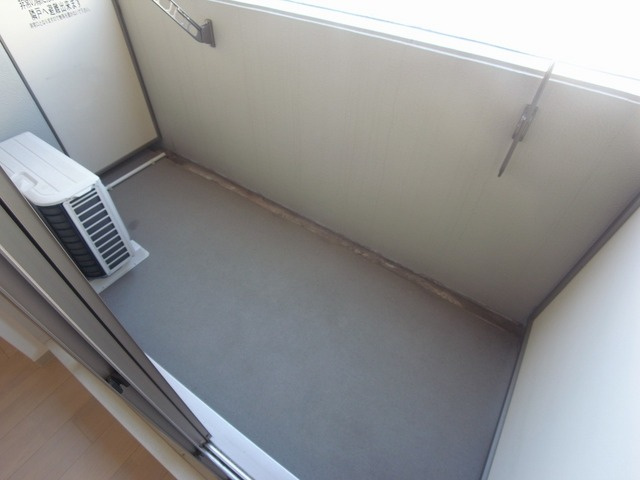 グリーン・ネス神戸駅前のバルコニー