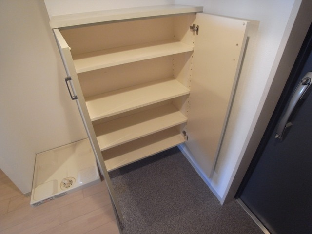 グリーン・ネス神戸駅前の玄関