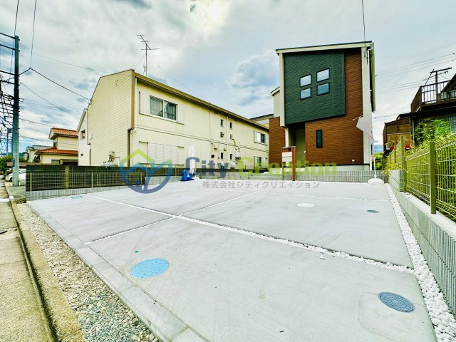 【成約御礼】平塚市南原3丁目　新築戸建の前面道路含む現地写真