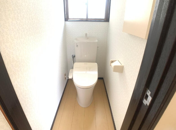 東金市日吉台2　中古戸建のトイレ|内外装リフォーム済み令和7年9月レイクサイド分譲地内上下水都市ガス駐車3台可能  ローソン徒歩約6分