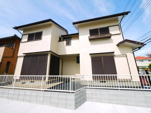 東金市日吉台2　中古戸建の外観|内外装リフォーム済み令和7年9月レイクサイド分譲地内上下水都市ガス駐車3台可能  ローソン徒歩約6分
